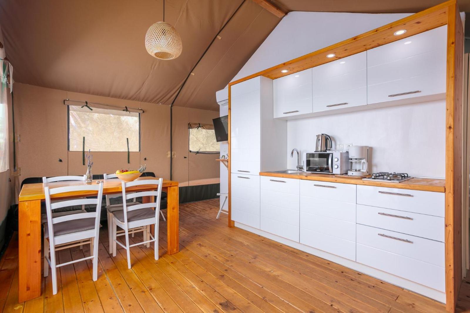 Brusici Prima Insula Glamping酒店 外观 照片